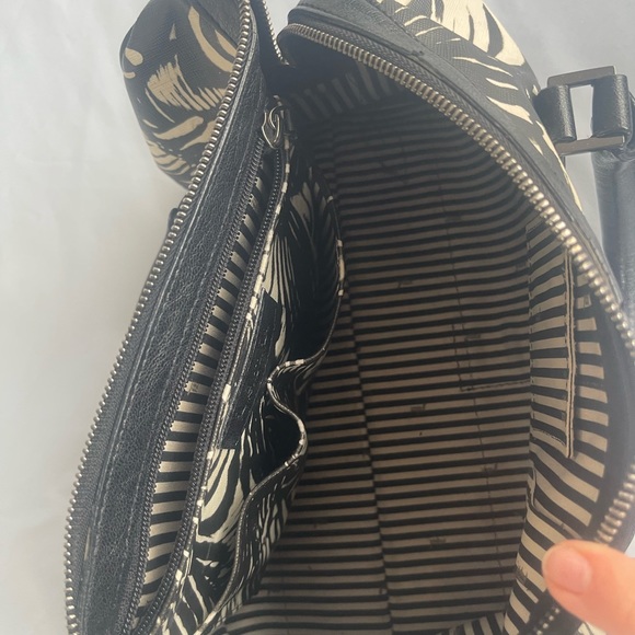 L.A.M.B. Vintage Handbag Excellent Condition - Picture 6 of 9